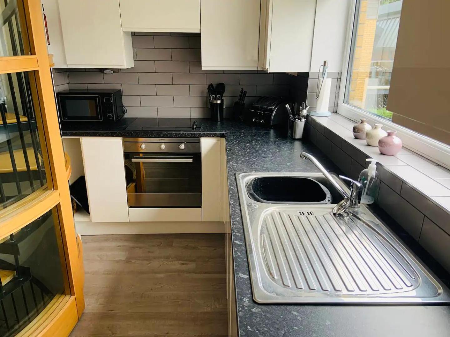 Pass The Keys Stunning Townhouse In Uphill Historic Lincoln Villa Eksteriør billede